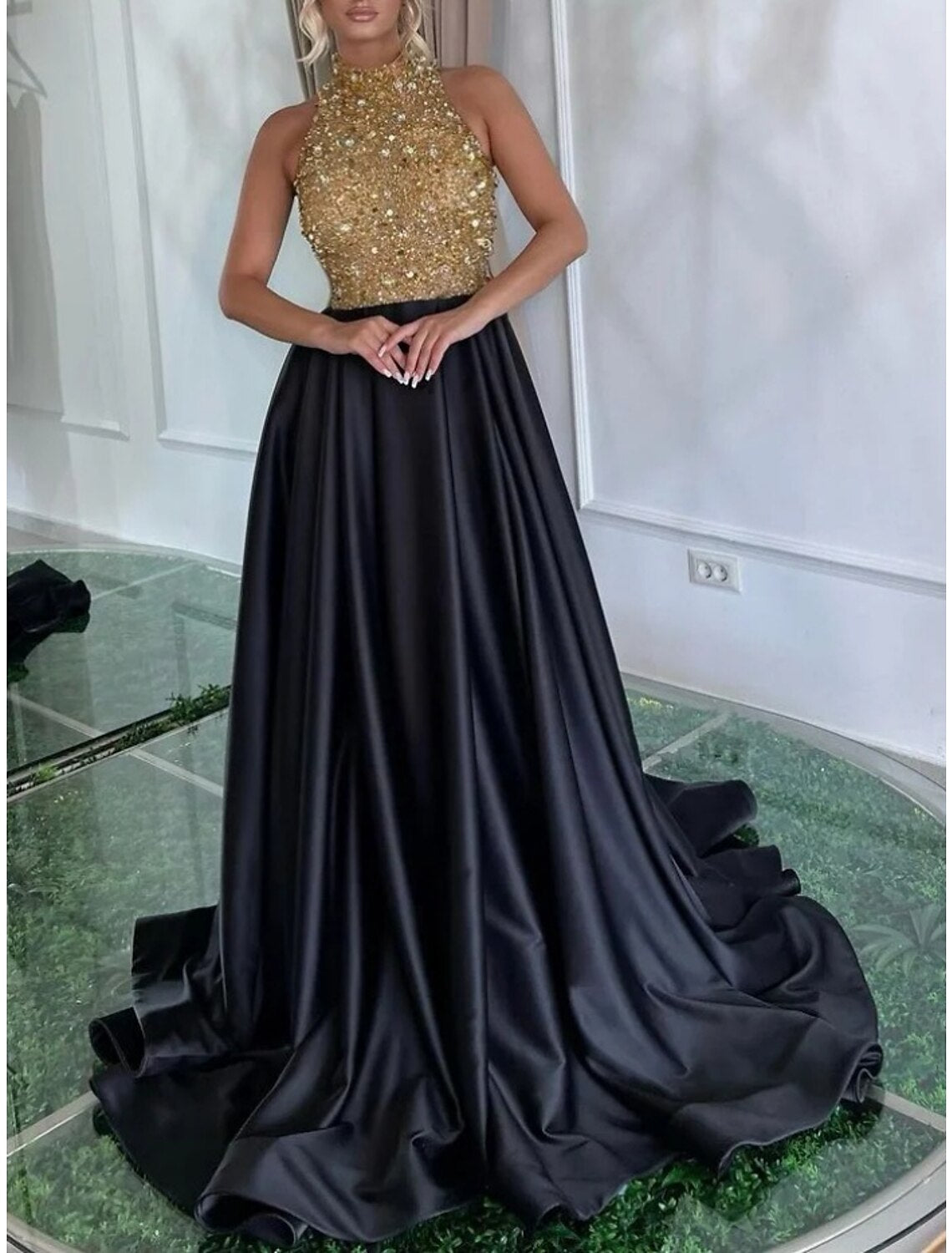 A-Line Evening Gown Elegant Dress Formal Sweep / Brush Train Black Dress Sleeveless Jewel Neck Satin with Pleats Sequin